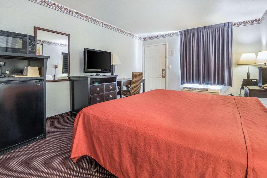 Econo Lodge Inn & Suites Sweetwater I-20 Room photo
